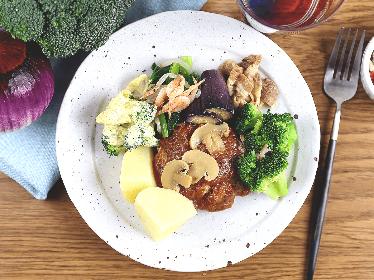 牛肉のデミグラスソース煮